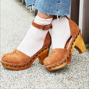 Jeffrey Campbell by Free People Suede Clogs SZ 8